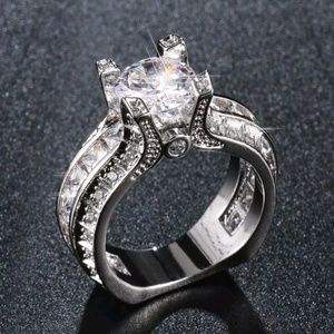 Antique Style Engagement Wedding Ring